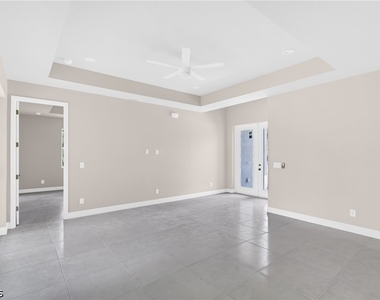 208 Clover Avenue - Photo Thumbnail 4