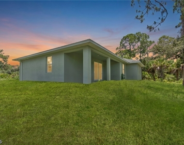 208 Clover Avenue - Photo Thumbnail 14