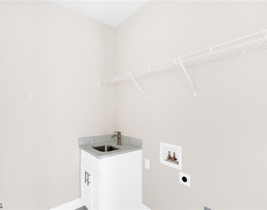 208 Clover Avenue - Photo Thumbnail 13