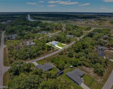 208 Clover Avenue - Photo Thumbnail 16
