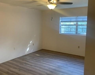2828 Jackson Street - Photo Thumbnail 7