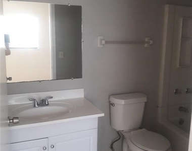 5315 Summerlin Road - Photo Thumbnail 7