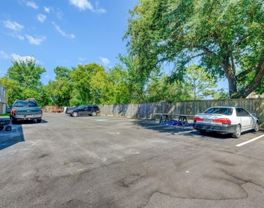 523 Spring Drive - Photo Thumbnail 16