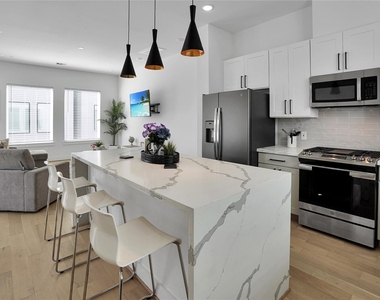 2711 Rosalie Street - Photo Thumbnail 11
