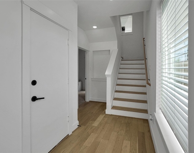 2711 Rosalie Street - Photo Thumbnail 4