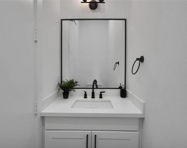 2711 Rosalie Street - Photo Thumbnail 23