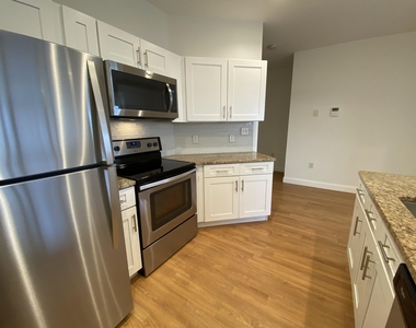 875 Elm - Photo Thumbnail 9