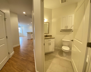 875 Elm - Photo Thumbnail 32