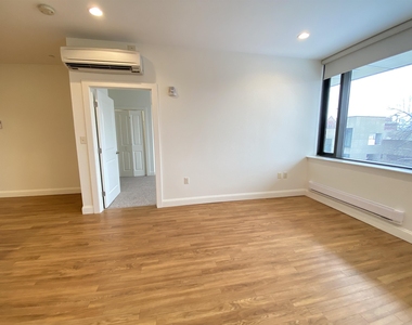 875 Elm - Photo Thumbnail 17
