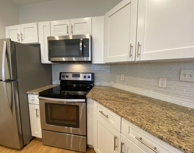 875 Elm - Photo Thumbnail 8