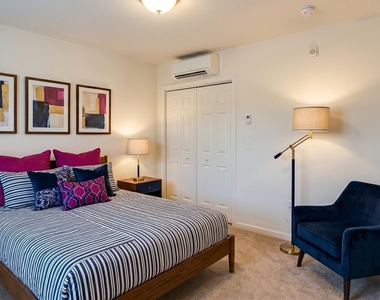 875 Elm - Photo Thumbnail 19