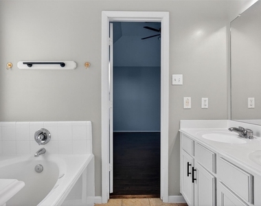 6706 Portlick Drive - Photo Thumbnail 6
