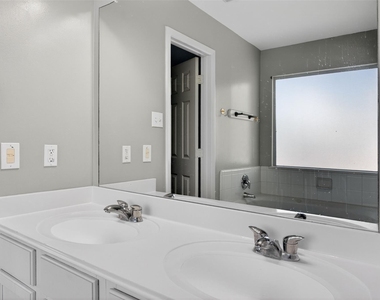 6706 Portlick Drive - Photo Thumbnail 8