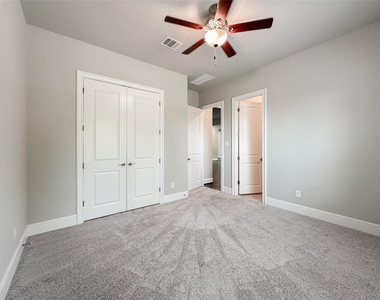 8543 Tynan Ridge Drive - Photo Thumbnail 17