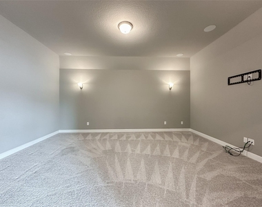 8543 Tynan Ridge Drive - Photo Thumbnail 34