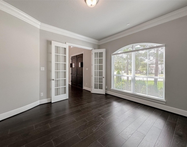 8543 Tynan Ridge Drive - Photo Thumbnail 5