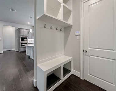 8543 Tynan Ridge Drive - Photo Thumbnail 15