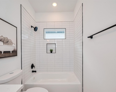 9433 Pembrook Street - Photo Thumbnail 11