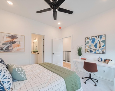 9433 Pembrook Street - Photo Thumbnail 7