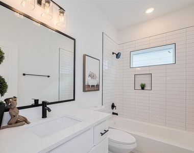 9433 Pembrook Street - Photo Thumbnail 10