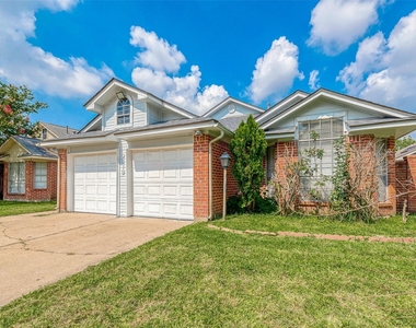 9310 Corner Oaks Ln - Photo Thumbnail 2