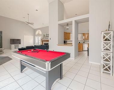 9310 Corner Oaks Ln - Photo Thumbnail 9