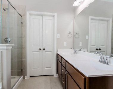 614 Companion Drive - Photo Thumbnail 9
