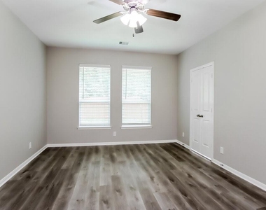 614 Companion Drive - Photo Thumbnail 6