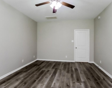 614 Companion Drive - Photo Thumbnail 7