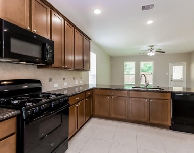 614 Companion Drive - Photo Thumbnail 5