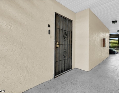 5713 Foxlake Drive - Photo Thumbnail 13