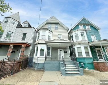 131 S 8th - Photo Thumbnail 6