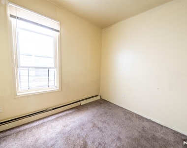 131 S 8th - Photo Thumbnail 2