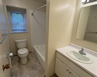 255 Piermont - Photo Thumbnail 6