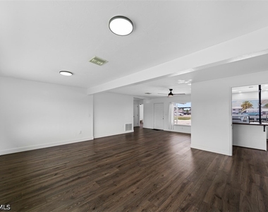 5460 Bayshore Road - Photo Thumbnail 4