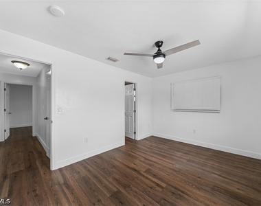 5460 Bayshore Road - Photo Thumbnail 11