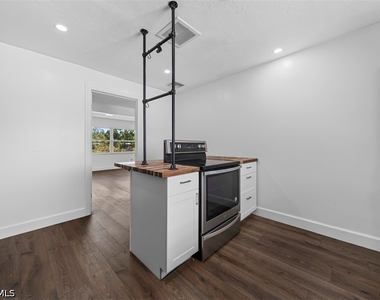 5460 Bayshore Road - Photo Thumbnail 8