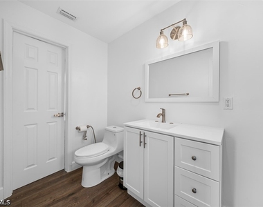 5460 Bayshore Road - Photo Thumbnail 3