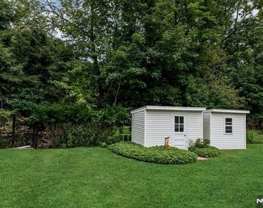1013 Kent - Photo Thumbnail 9