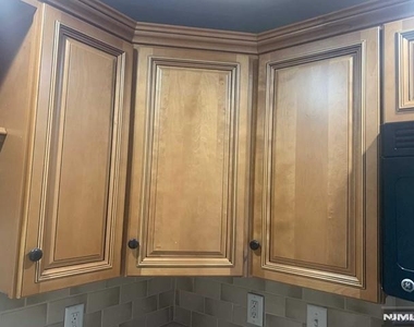 1013 Kent - Photo Thumbnail 4
