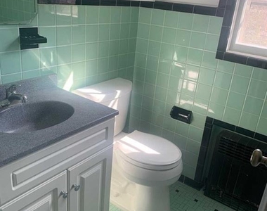 1013 Kent - Photo Thumbnail 5