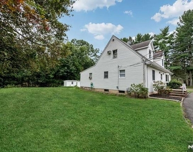 1013 Kent - Photo Thumbnail 7