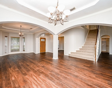 8135 Cove Timbers Lane - Photo Thumbnail 5