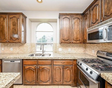 8135 Cove Timbers Lane - Photo Thumbnail 11