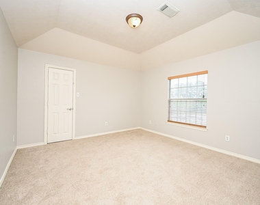 8135 Cove Timbers Lane - Photo Thumbnail 20