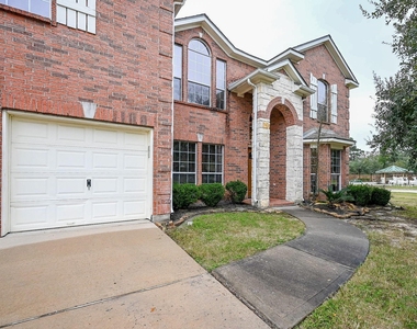 8135 Cove Timbers Lane - Photo Thumbnail 2