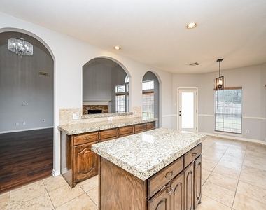 8135 Cove Timbers Lane - Photo Thumbnail 12