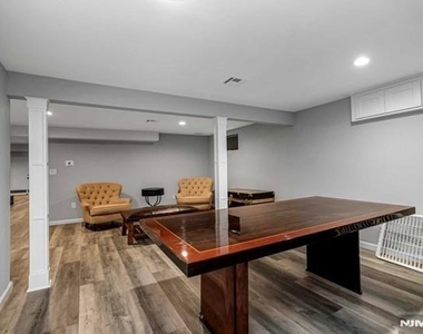 150 Fremont - Photo Thumbnail 11
