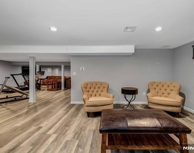 150 Fremont - Photo Thumbnail 10