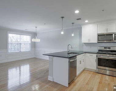 2-48 Grove - Photo Thumbnail 3